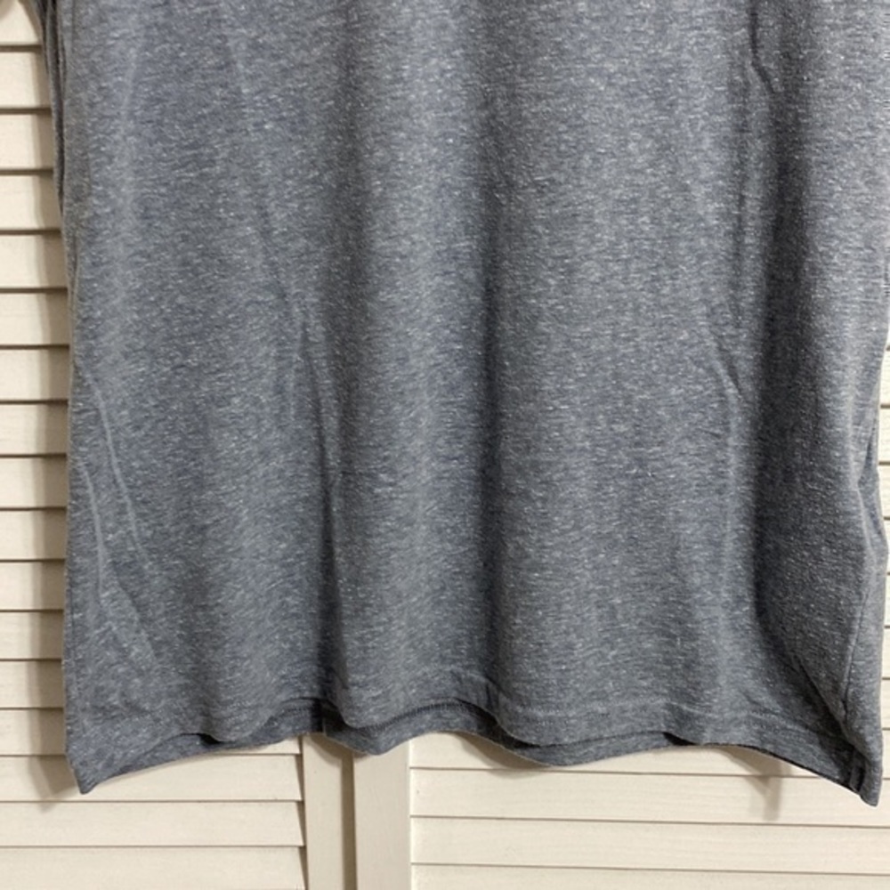 Abercrombie & Fitch V-neck T-shirt - Picture 3 of 8